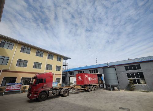 Berita perusahaan terbaru tentang Flexitank adalah kantong/kandung kemih tertutup rapat, dapat dilipat, dan fleksibel yang dimasukkan ke dalam Kontainer DV 20', dan bergantung pada dinding dan lantai kontainer van kering 20', untuk menampung tas kargo cair curah.